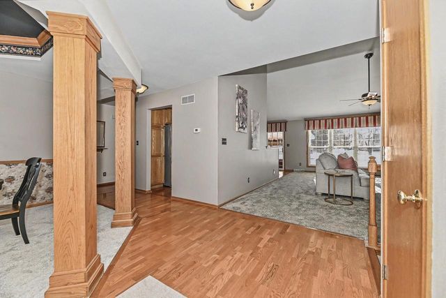 2705 Darrell DRIVE, Waukesha, WI 53188