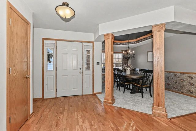 2705 Darrell DRIVE, Waukesha, WI 53188