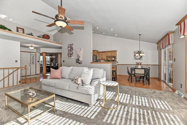 2705 Darrell DRIVE, Waukesha, WI 53188