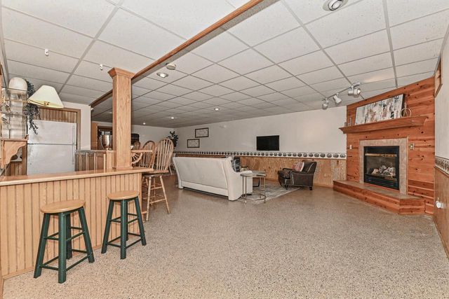 2705 Darrell DRIVE, Waukesha, WI 53188