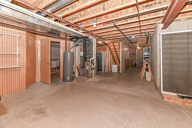 2705 Darrell DRIVE, Waukesha, WI 53188