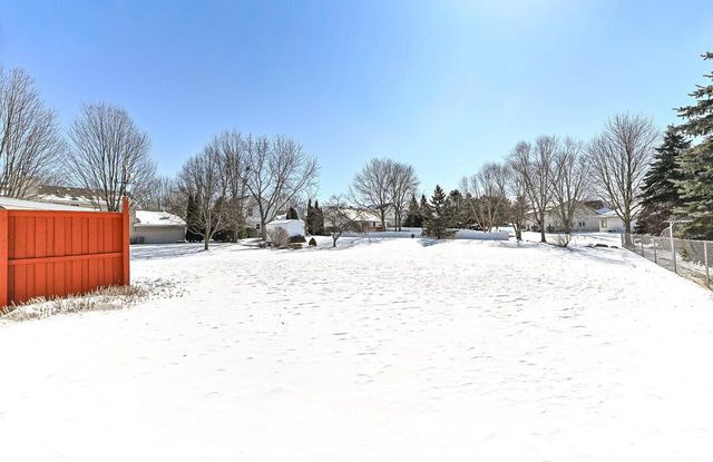 2705 Darrell DRIVE, Waukesha, WI 53188