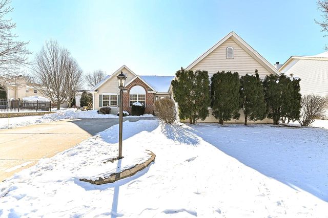 2705 Darrell DRIVE, Waukesha, WI 53188