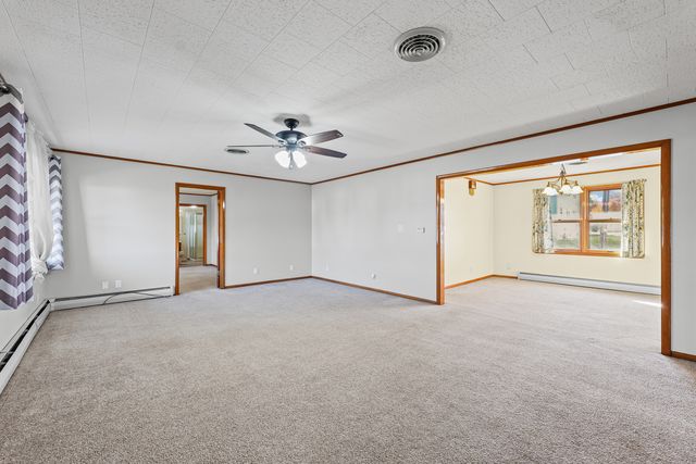 419 N MAIN Street, Farmer City, IL 61842