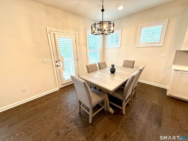 941 Mackenzie Lane 941, Oxford, CT 06478