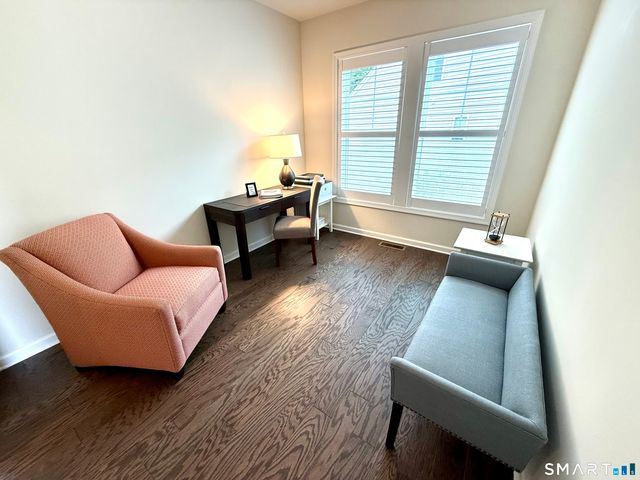 941 Mackenzie Lane 941, Oxford, CT 06478