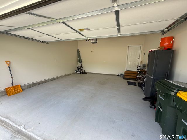 941 Mackenzie Lane 941, Oxford, CT 06478