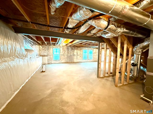 941 Mackenzie Lane 941, Oxford, CT 06478