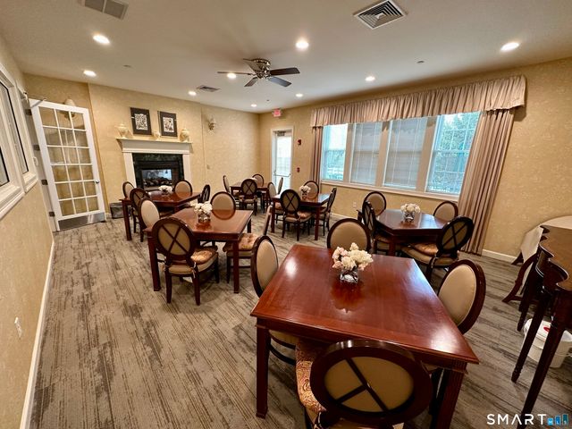 941 Mackenzie Lane 941, Oxford, CT 06478