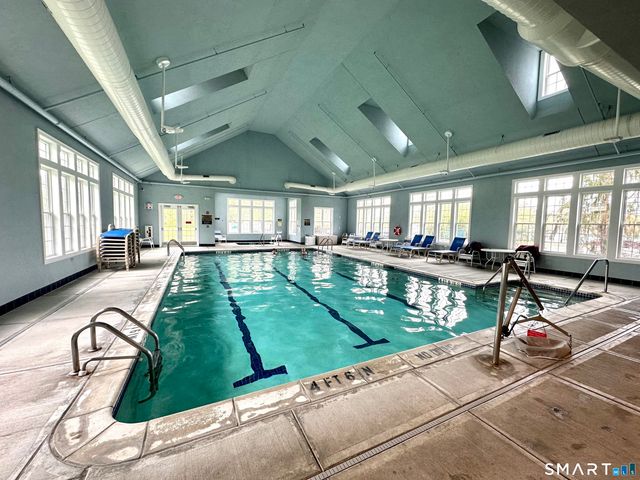 941 Mackenzie Lane 941, Oxford, CT 06478