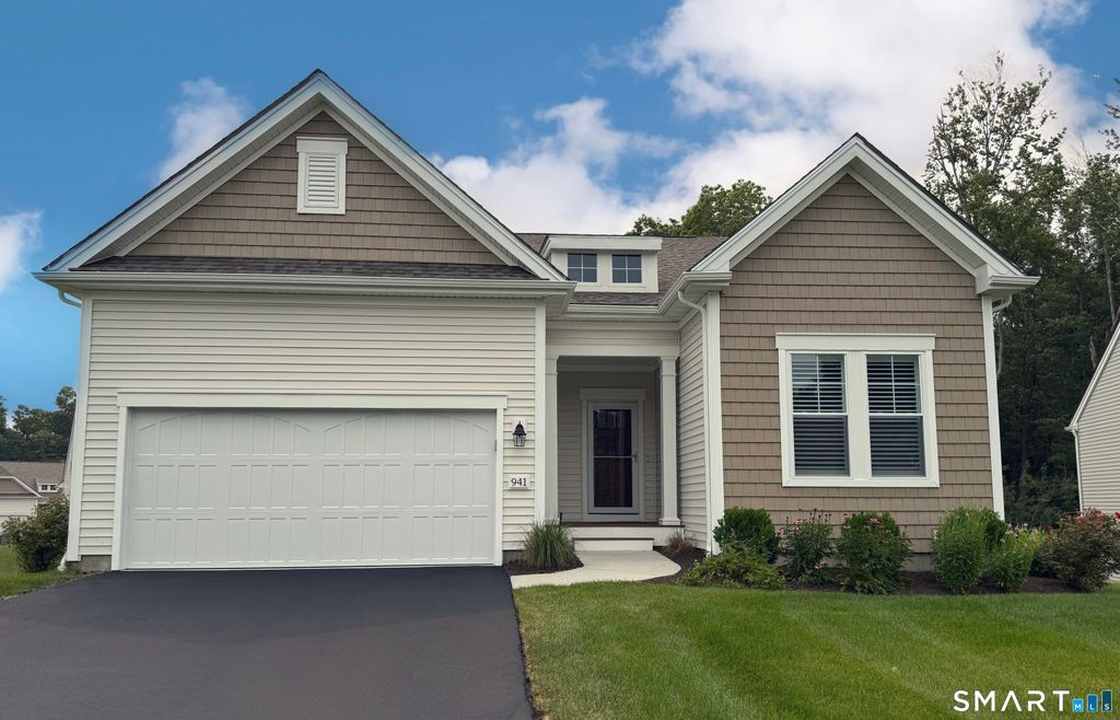 941 Mackenzie Lane 941, Oxford, CT 06478
