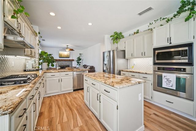 1029 Poppy Tree Place, Simi Valley, CA 93065