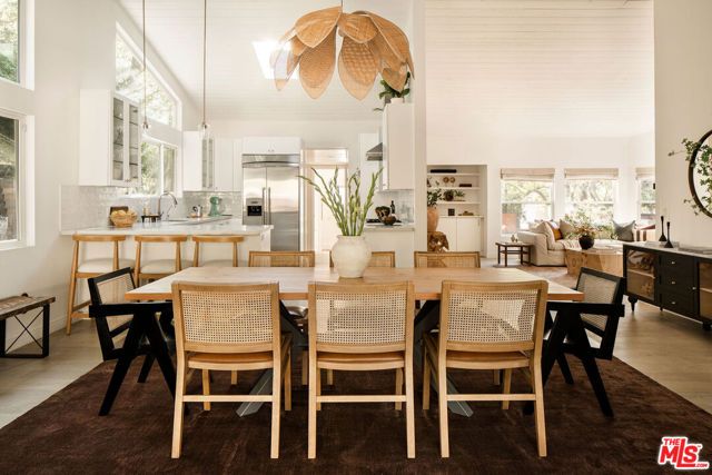 11202 Canton Drive, Studio City (los Angeles), CA 91604