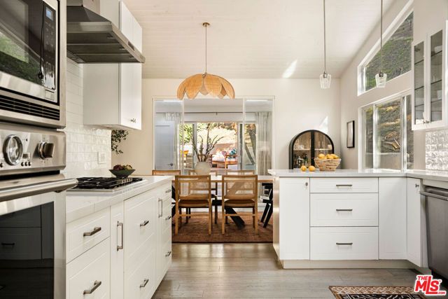 11202 Canton Drive, Studio City (los Angeles), CA 91604