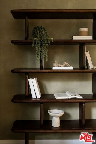 11202 Canton Drive, Studio City (los Angeles), CA 91604