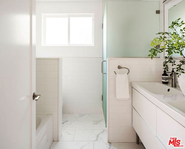 11202 Canton Drive, Studio City (los Angeles), CA 91604