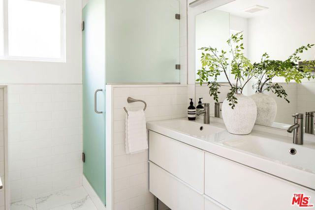 11202 Canton Drive, Studio City (los Angeles), CA 91604