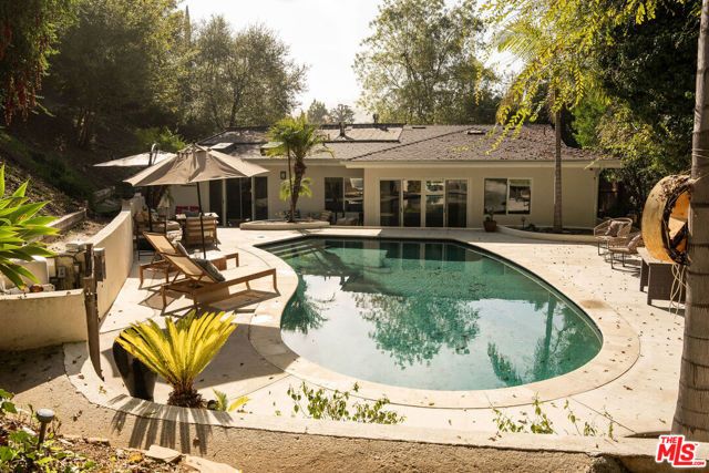 11202 Canton Drive, Studio City (los Angeles), CA 91604