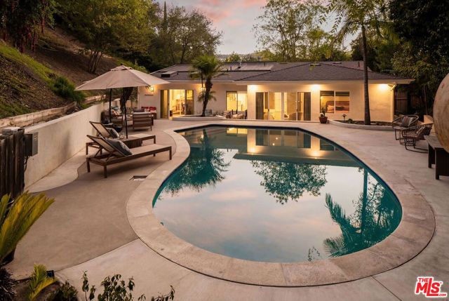 11202 Canton Drive, Studio City (los Angeles), CA 91604