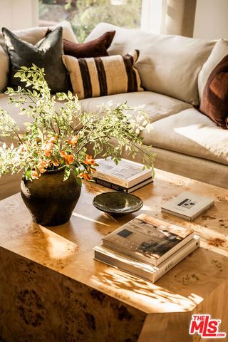 11202 Canton Drive, Studio City (los Angeles), CA 91604