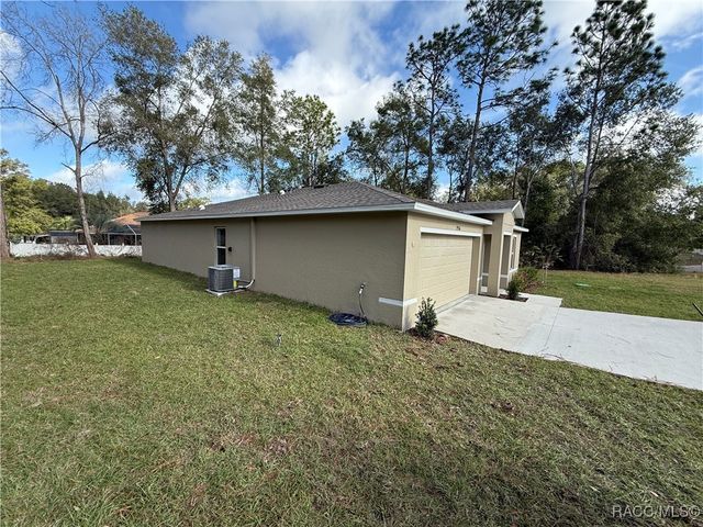 7936 N Golfview Drive, Citrus Springs, FL 34434