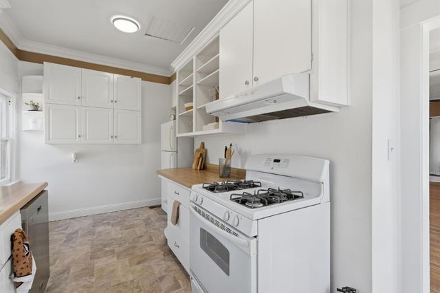 1353 N Wilson Avenue, Fresno, CA 93728