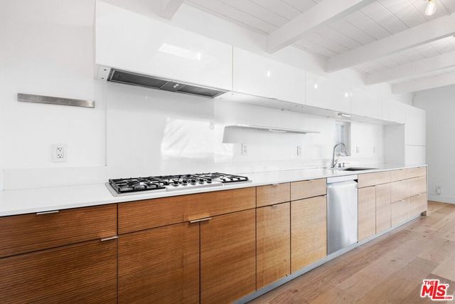 2226 Ronda Vista Drive, Los Angeles, CA 90027