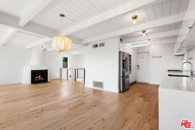 2226 Ronda Vista Drive, Los Angeles, CA 90027