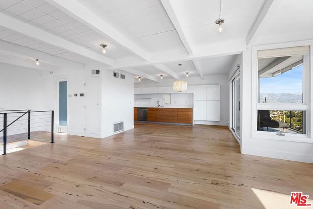 2226 Ronda Vista Drive, Los Angeles, CA 90027