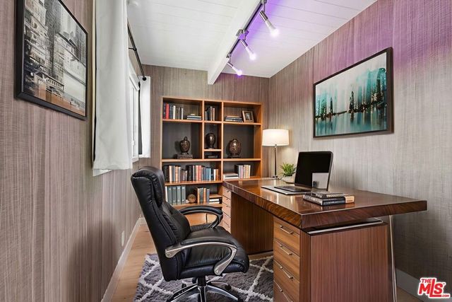 2226 Ronda Vista Drive, Los Angeles, CA 90027