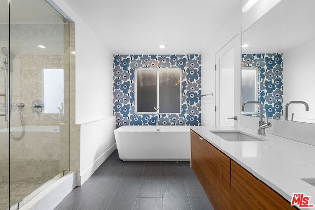 2226 Ronda Vista Drive, Los Angeles, CA 90027