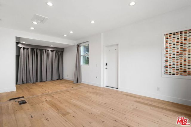 2226 Ronda Vista Drive, Los Angeles, CA 90027