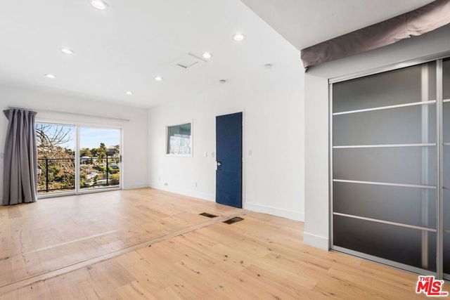 2226 Ronda Vista Drive, Los Angeles, CA 90027