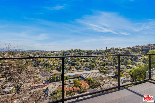 2226 Ronda Vista Drive, Los Angeles, CA 90027