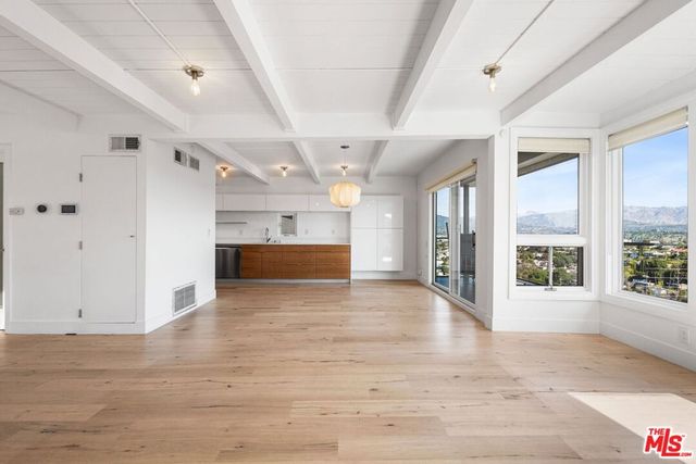 2226 Ronda Vista Drive, Los Angeles, CA 90027