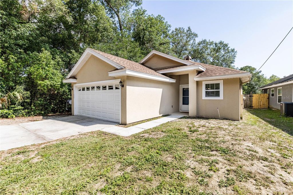 31080 LOCHMORE CIRCLE, Sorrento, FL 32776