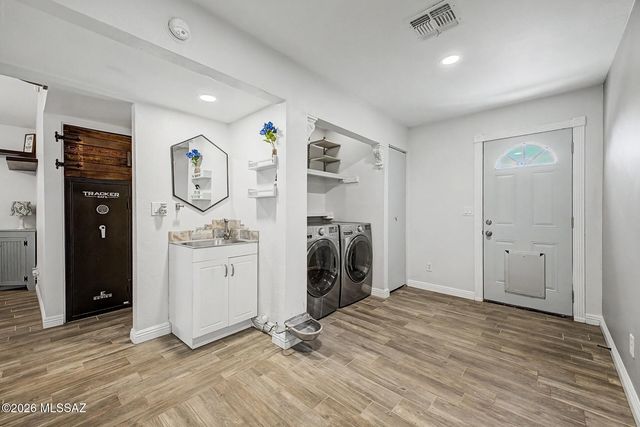 1661 W Cascabella Drive, Tucson, AZ 85737