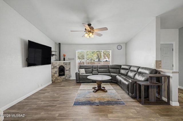 1661 W Cascabella Drive, Tucson, AZ 85737