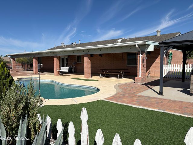 1661 W Cascabella Drive, Tucson, AZ 85737
