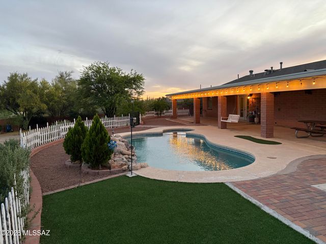 1661 W Cascabella Drive, Tucson, AZ 85737