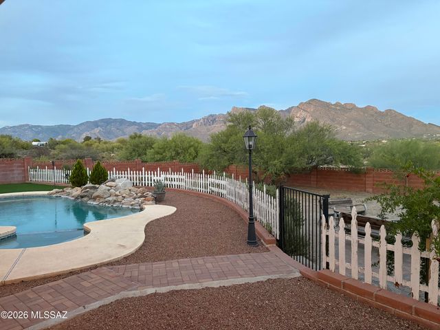 1661 W Cascabella Drive, Tucson, AZ 85737