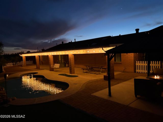 1661 W Cascabella Drive, Tucson, AZ 85737