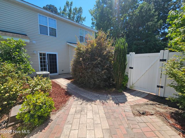 1310 Thomas Langston Road 6, Winterville, NC 28590