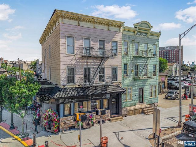 328 32nd Street, Union City, NJ 07087