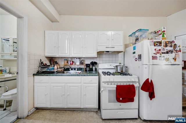 328 32nd Street, Union City, NJ 07087