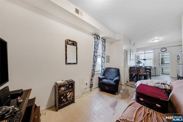 328 32nd Street, Union City, NJ 07087