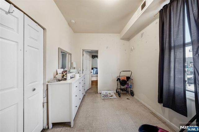 328 32nd Street, Union City, NJ 07087