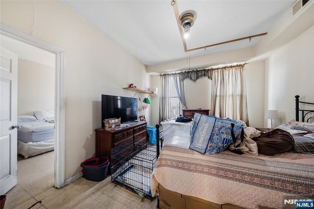 328 32nd Street, Union City, NJ 07087