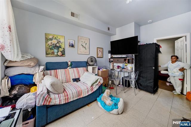 328 32nd Street, Union City, NJ 07087