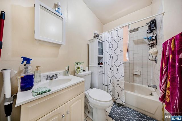 328 32nd Street, Union City, NJ 07087